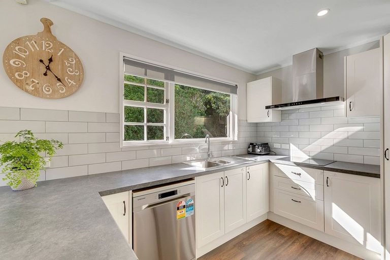 Photo of property in 15 Charthouse Lane, Whitby, Porirua, 5024