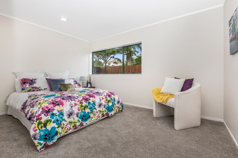 Photo of property in 1/23 Solana Court, Botany Downs, Auckland, 2010