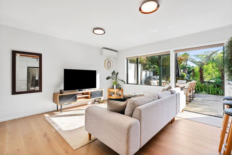 Photo of property in 8/65 Rangatira Road, Beach Haven, Auckland, 0626