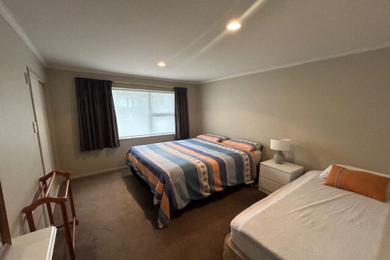 Photo of property in 2 Heuchan Lane, Wanaka, 9305