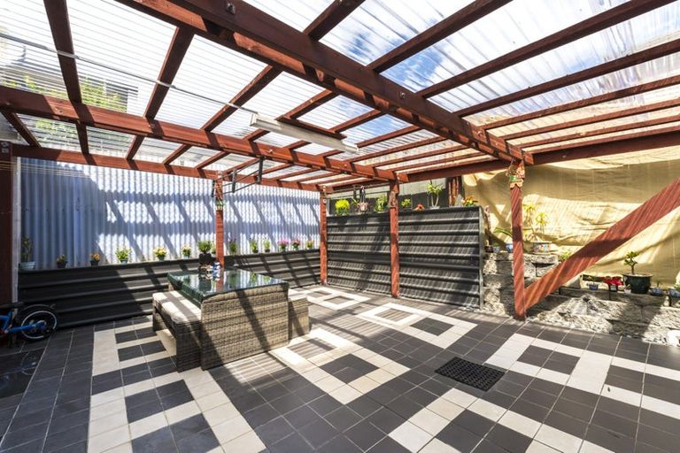 Photo of property in 6 Newfound Way, Glen Eden, Auckland, 0602