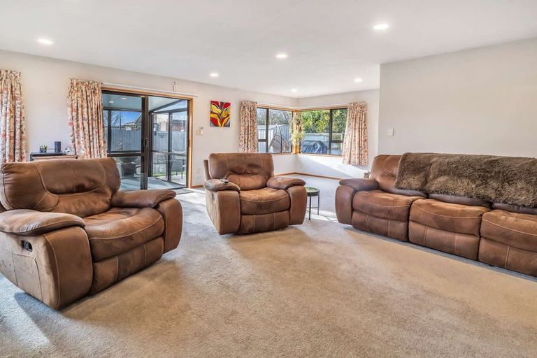 Photo of property in 22 Nixon Street, Tinwald, Ashburton, 7700