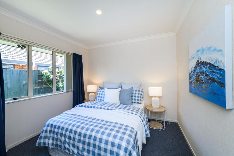 Photo of property in 17 Brookside Close, Highbury, Palmerston North, 4412