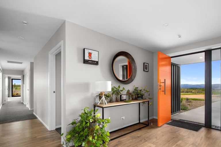 Photo of property in 39 Kordia Way, Waikerikeri, Alexandra, 9391