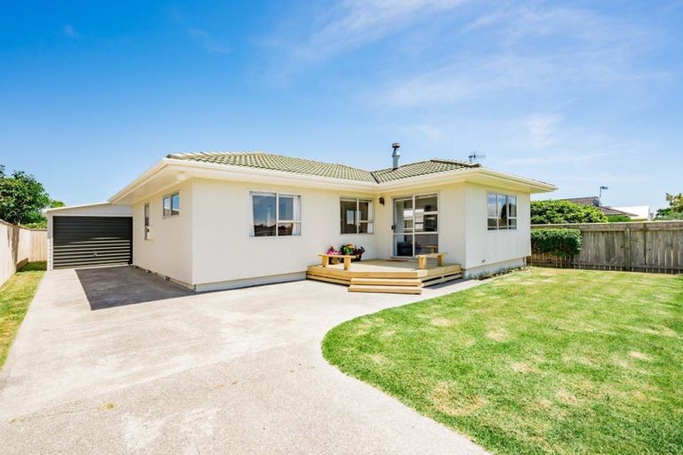 Photo of property in 24 Kapanui Road, Waikanae, 5036