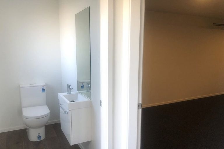 Photo of property in 10 Selkirk Lane, Hamilton Lake, Hamilton, 3204