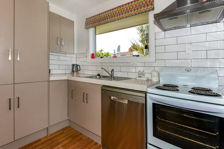 Photo of property in 2/6 Nanette Street, Upper Riccarton, Christchurch, 8041