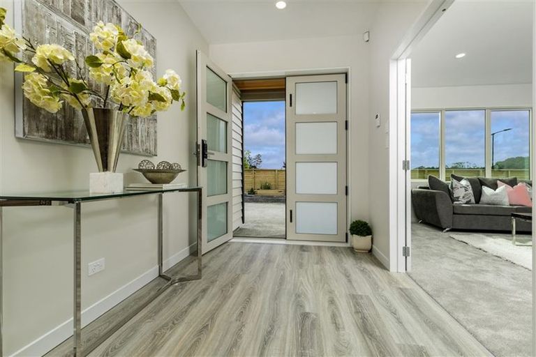 Photo of property in 6 Kauri Grove Drive, Kumeu, 0810