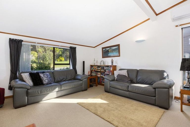 Photo of property in 19 Shackle Lane, Whitby, Porirua, 5024