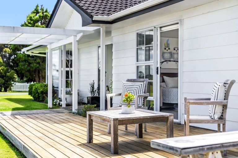 Photo of property in 286 Muriwai Valley Road, Muriwai, Waimauku, 0881