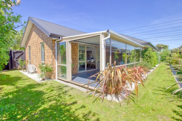 Photo of property in 33 Little Oaks Drive, Yaldhurst, Christchurch, 8042