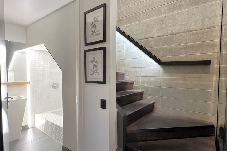 Photo of property in 64a Orangi Kaupapa Road, Northland, Wellington, 6012