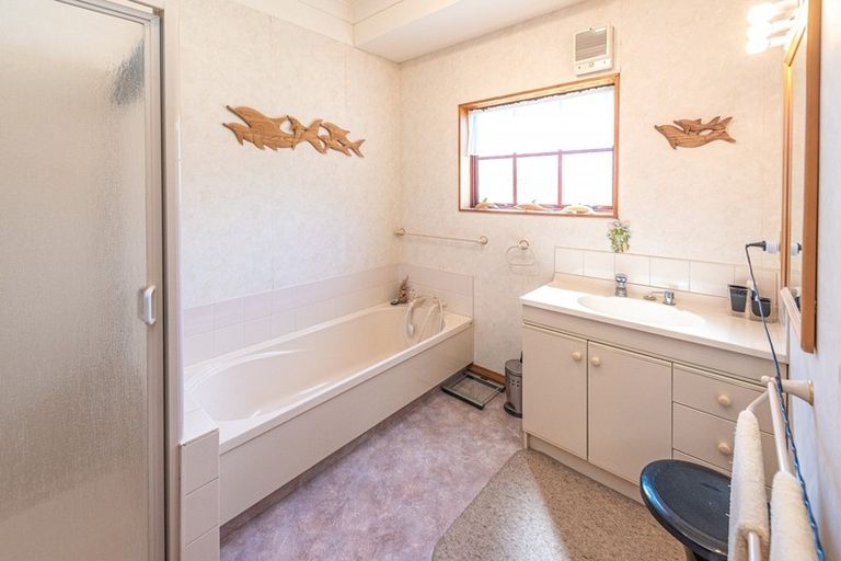 Photo of property in 4 Holdsworth Drive, Otamatea, Whanganui, 4500