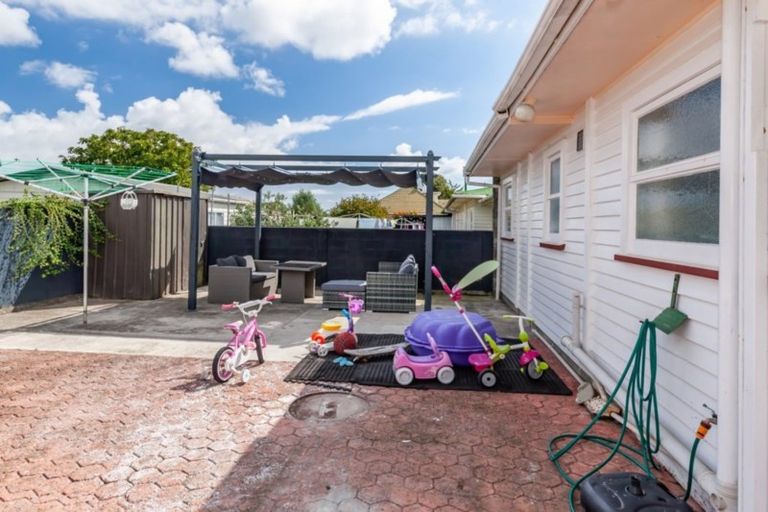 Photo of property in 1 Worcester Street, Levin, 5510