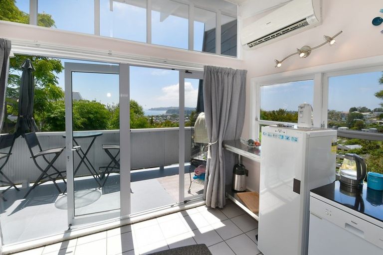 Photo of property in 21 Elliston Crescent, Stanmore Bay, Whangaparaoa, 0932