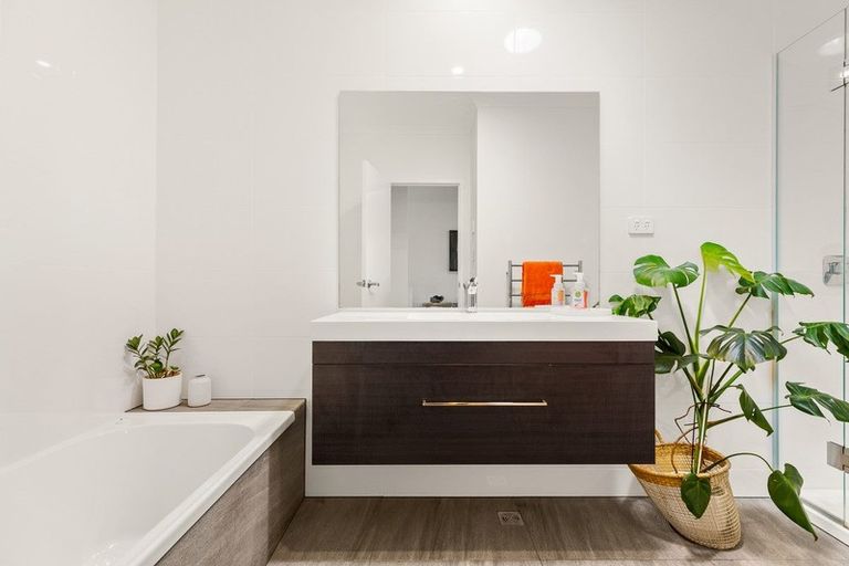 Photo of property in 69 Karepiro Drive, Stanmore Bay, Whangaparaoa, 0932