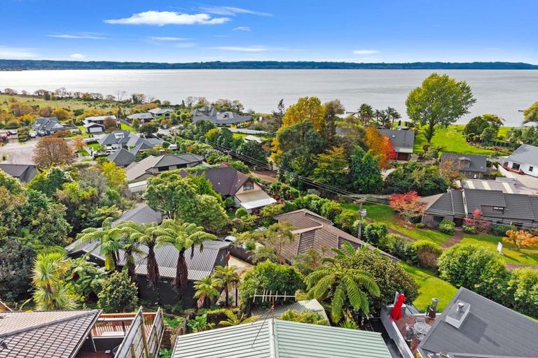 Photo of property in 6 Aries Place, Kawaha Point, Rotorua, 3010