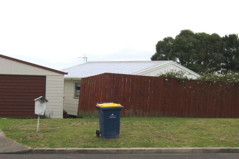 Photo of property in 11 Flaunty Place, West Harbour, Auckland, 0618