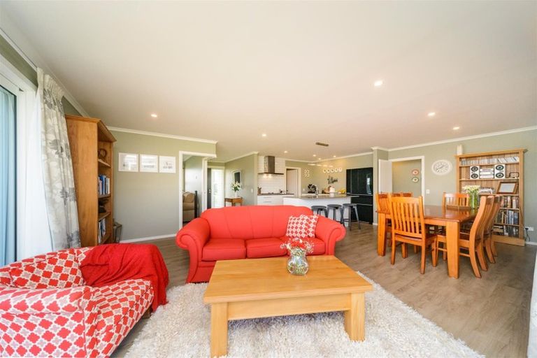 Photo of property in 19 George Street, Bulls, 4818