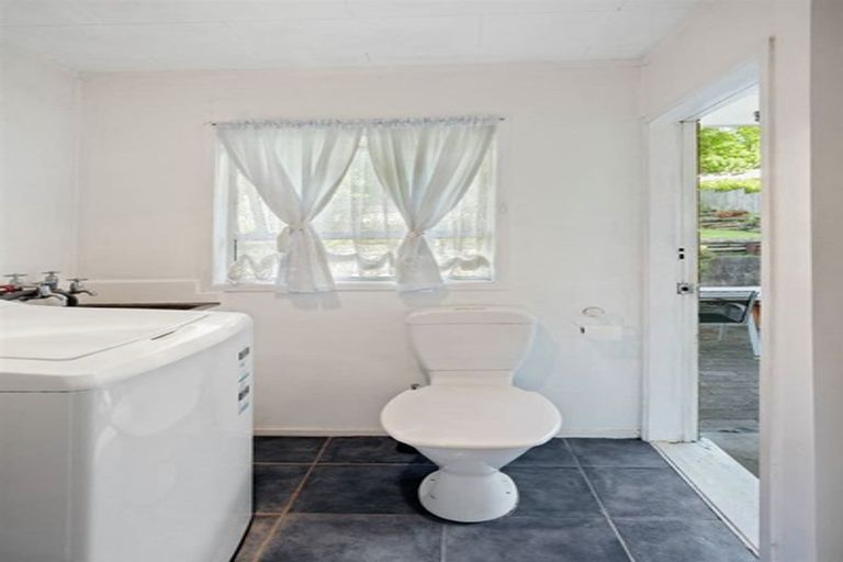 Photo of property in 15 Sispara Place, Beach Haven, Auckland, 0626
