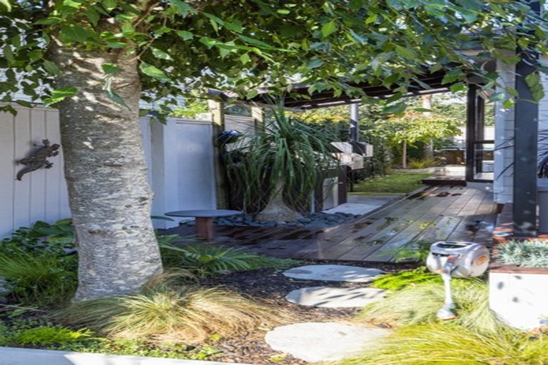 Photo of property in 2/12 Waller Avenue, Bucklands Beach, Auckland, 2012