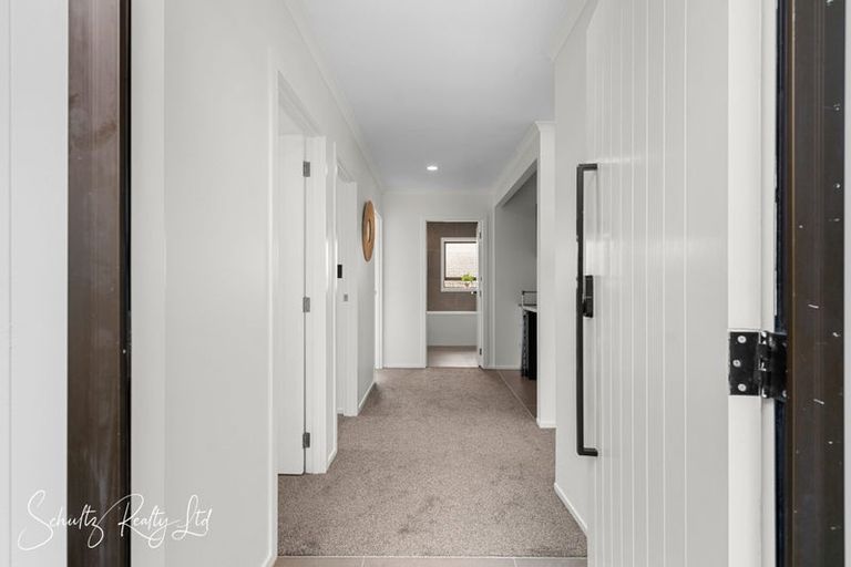 Photo of property in 109 Hurndall Street East, Maungaturoto, 0520