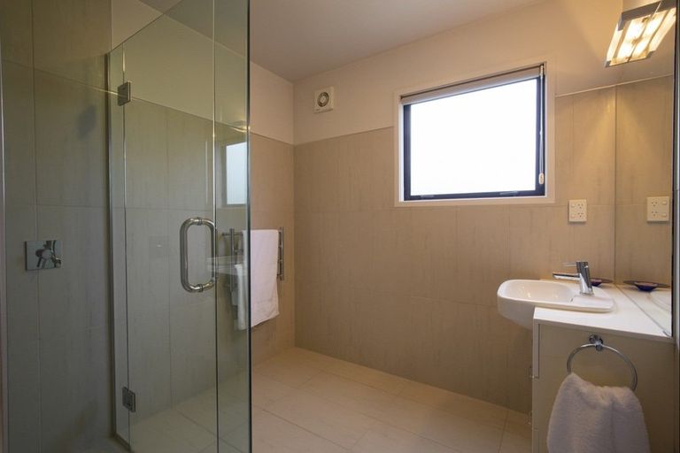 Photo of property in 660 Peninsula Road, Kelvin Heights, Queenstown, 9300