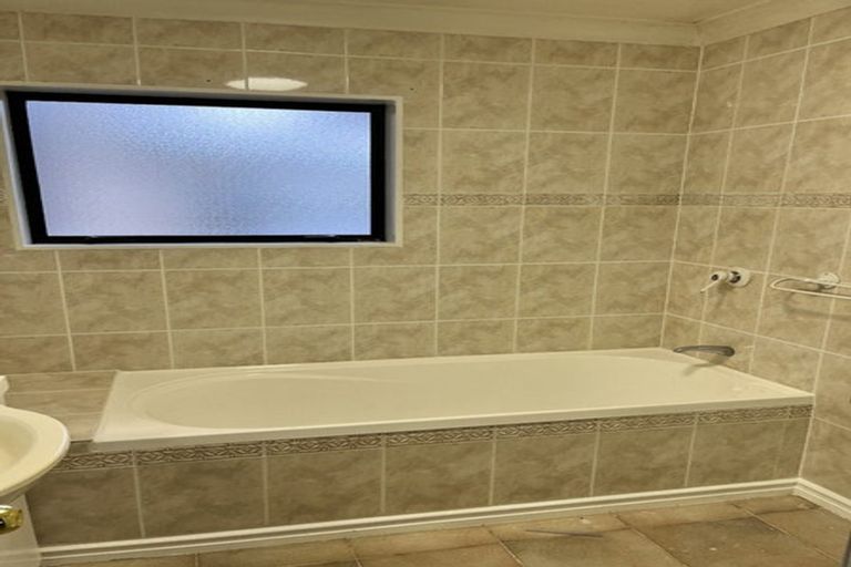 Photo of property in 13 Elsfield Place, Torbay, Auckland, 0630