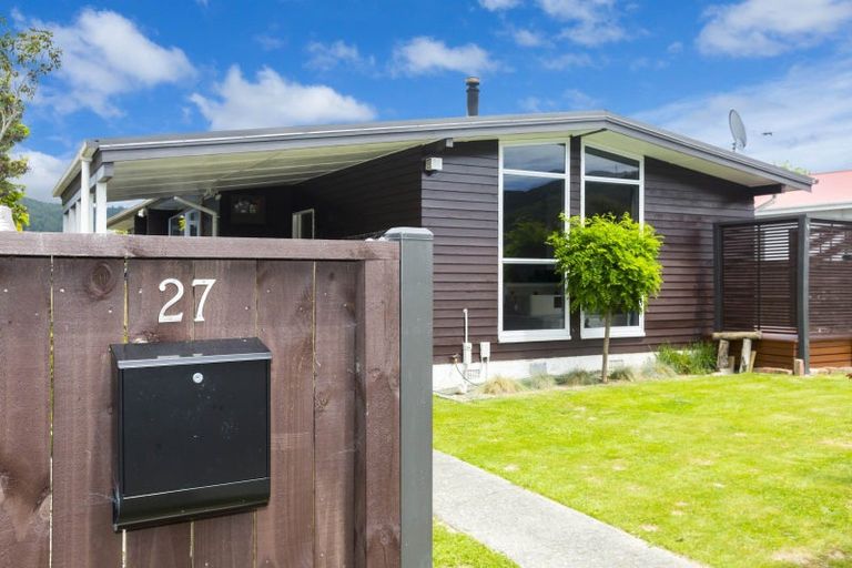 Photo of property in 27 Kiwi Street, Heretaunga, Upper Hutt, 5018