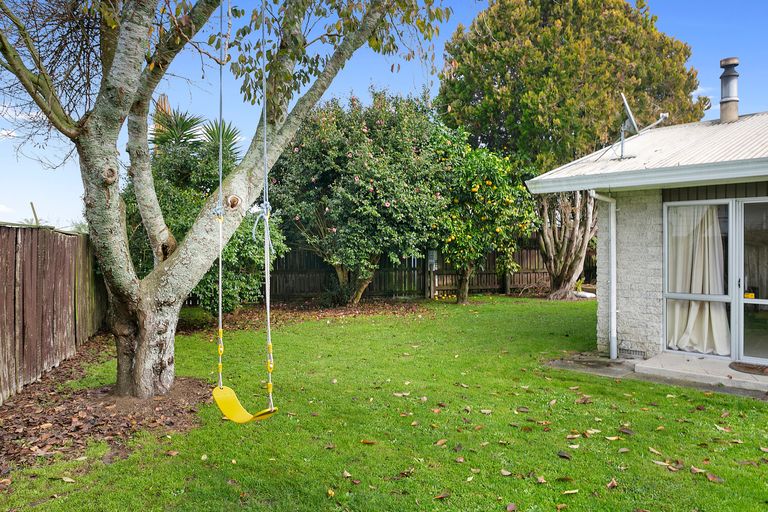 Photo of property in 3 Dickens Place, Leamington, Cambridge, 3432