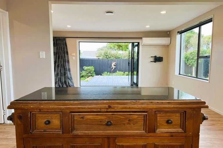 Photo of property in 2/41 Inwoods Road, Parklands, Christchurch, 8083