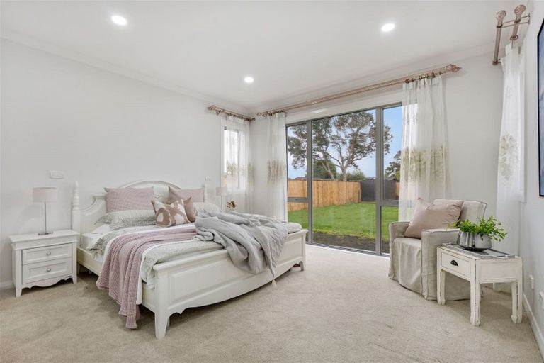 Photo of property in 11 Gulf Crest, Bucklands Beach, Auckland, 2012