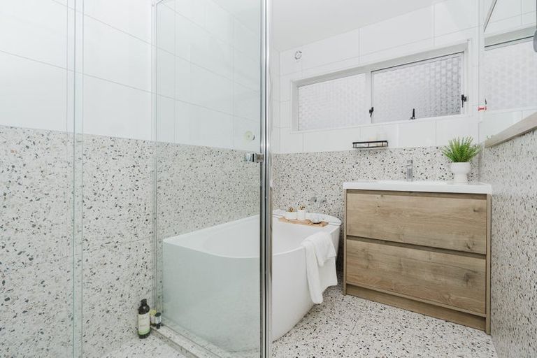 Photo of property in 2 Dorothy Place, Hillcrest, Hamilton, 3216