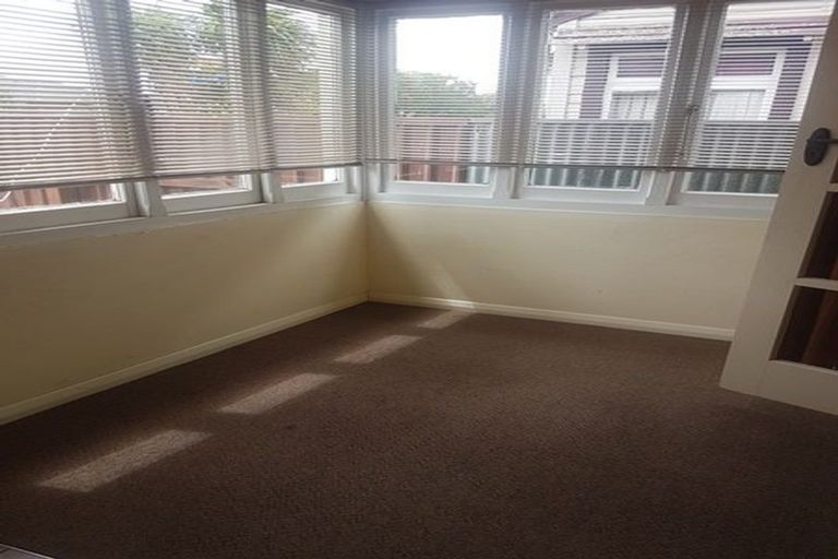 Photo of property in 146 Featherston Street, Palmerston North, 4410