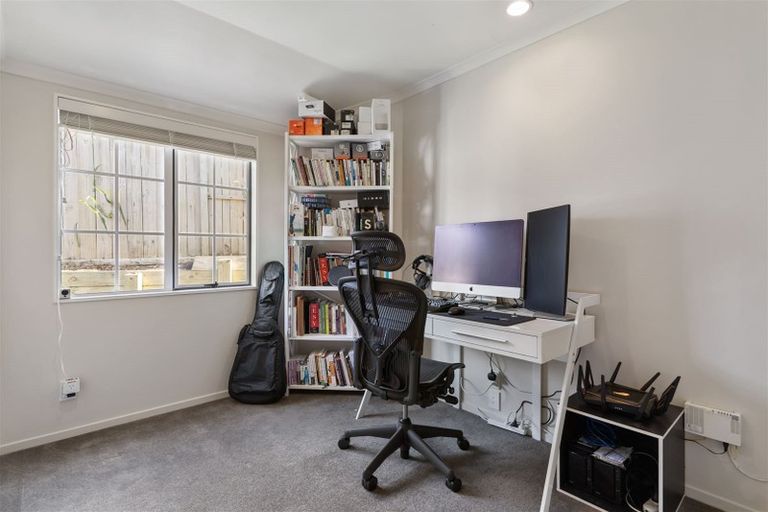 Photo of property in 13 Westminster Gardens, Unsworth Heights, Auckland, 0632