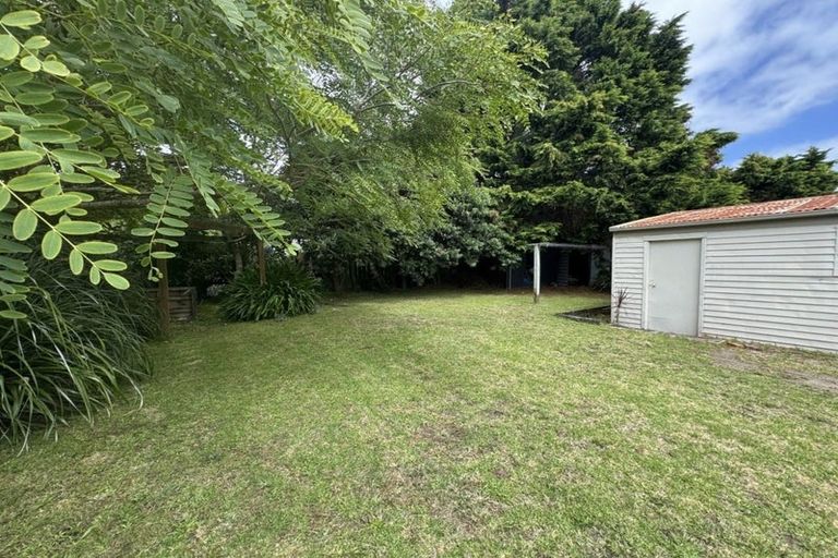 Photo of property in 98 Queens Road, Waikanae Beach, Waikanae, 5036