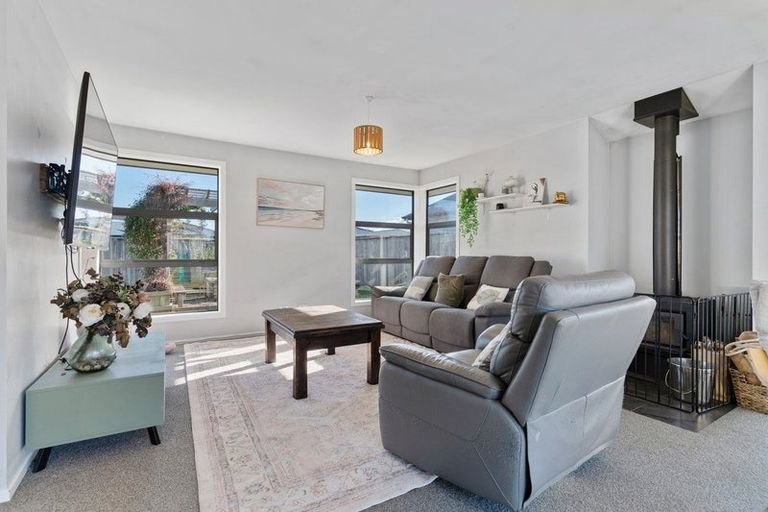 Photo of property in 6 Austin Reid Avenue, Carterton, 5713