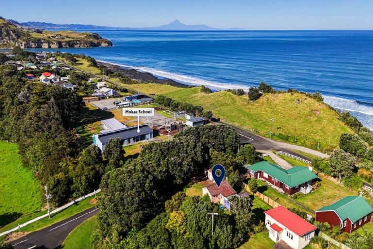 Photo of property in 6 Rangi Street, Mokau, 4376