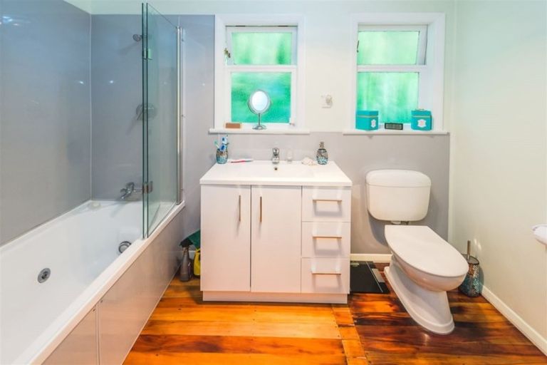 Photo of property in 16 Mount View Road, Bastia Hill, Whanganui, 4500