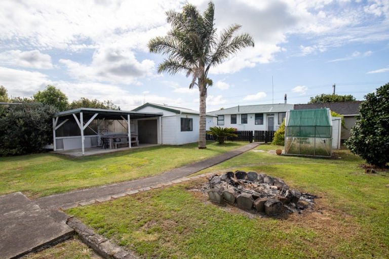 Photo of property in 28 Orchard East Road, Ngatea, 3503