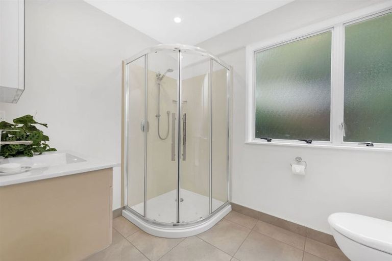 Photo of property in 20 Gulf Crest, Bucklands Beach, Auckland, 2012