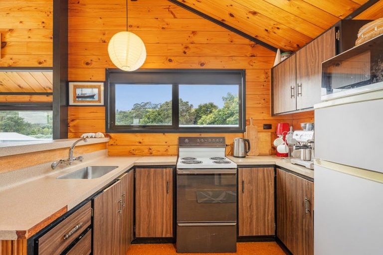 Photo of property in 85 Oyster Drive, Cooks Beach, Whitianga, 3591