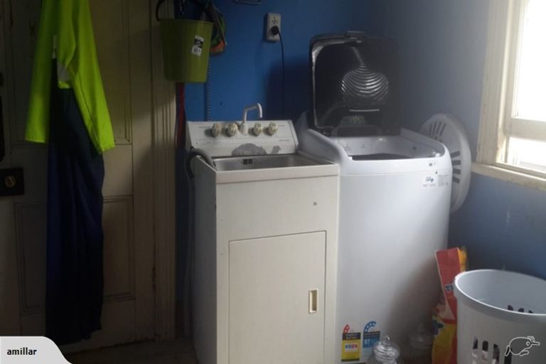 Photo of property in 174 Marine Parade, Bluff, 9814