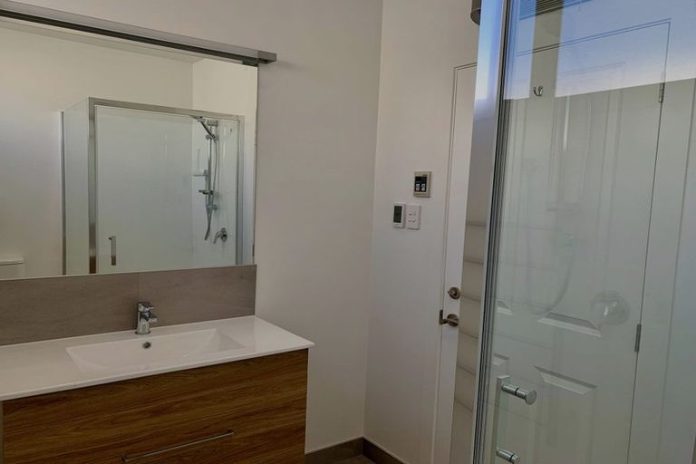 Photo of property in 323 Cambridge Terrace, Christchurch Central, Christchurch, 8013