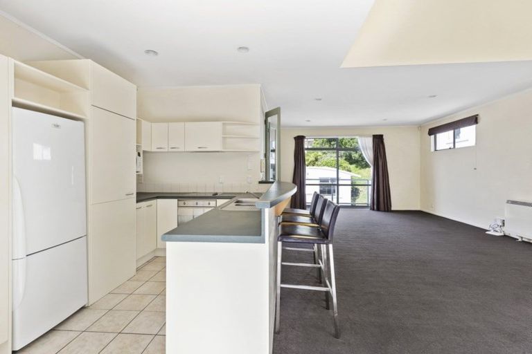 Photo of property in Fernhill Flats, 9/324 The Terrace, Te Aro, Wellington, 6011