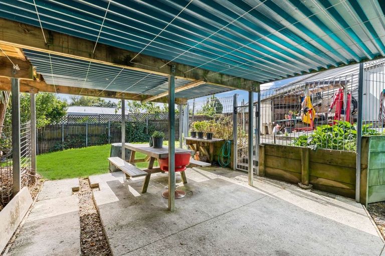 Photo of property in 26 Kaikoura Street, Henderson, Auckland, 0612