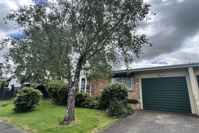 Photo of property in 30 Chilton Grove, Hokowhitu, Palmerston North, 4410