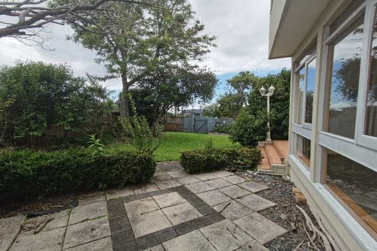 Photo of property in 1/37 Coronation Road, Hillcrest, Auckland, 0627
