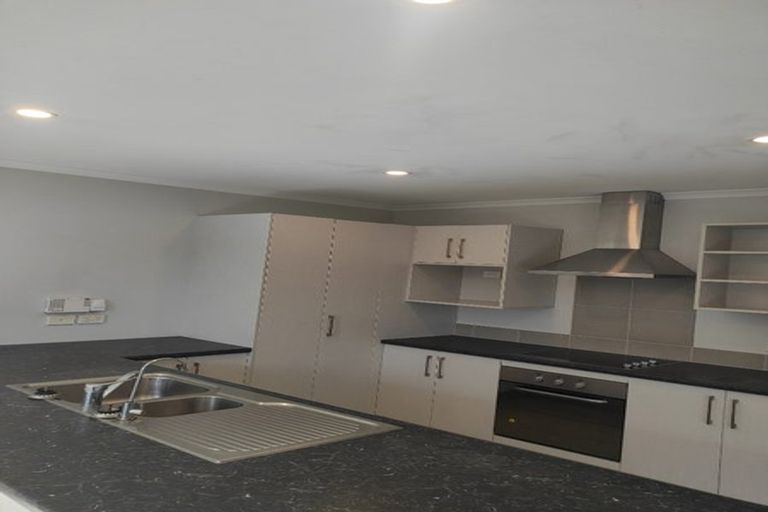 Photo of property in 7 South Street, Papakura, 2110