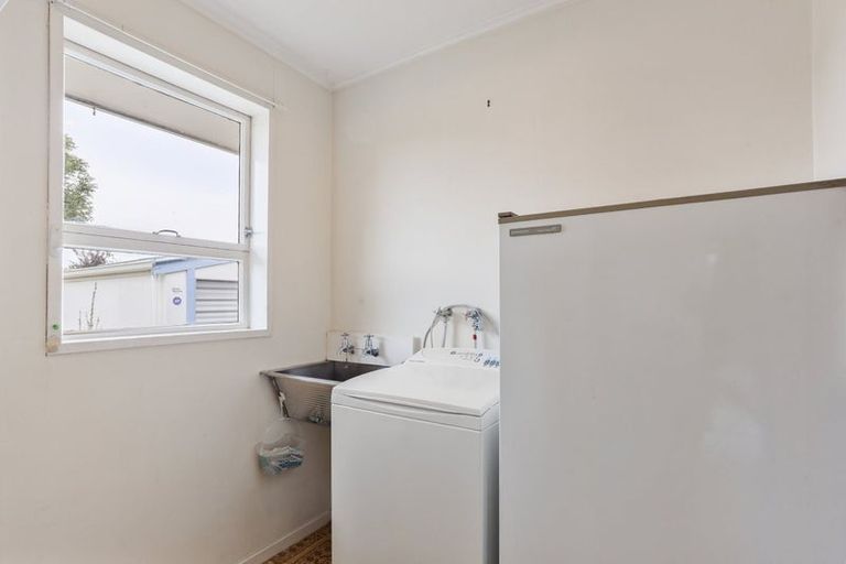 Photo of property in 3 La Perouse Place, Northcote, Christchurch, 8052